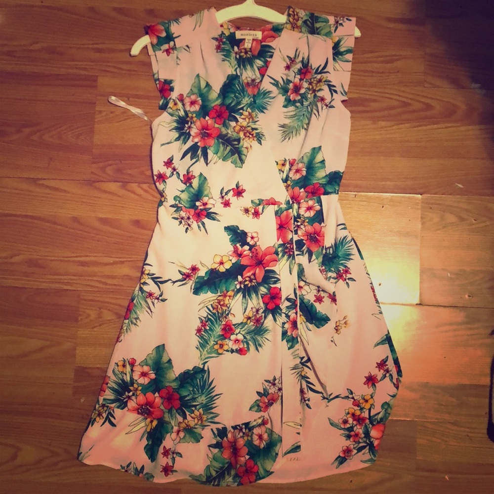 Knee-length, wrap dress